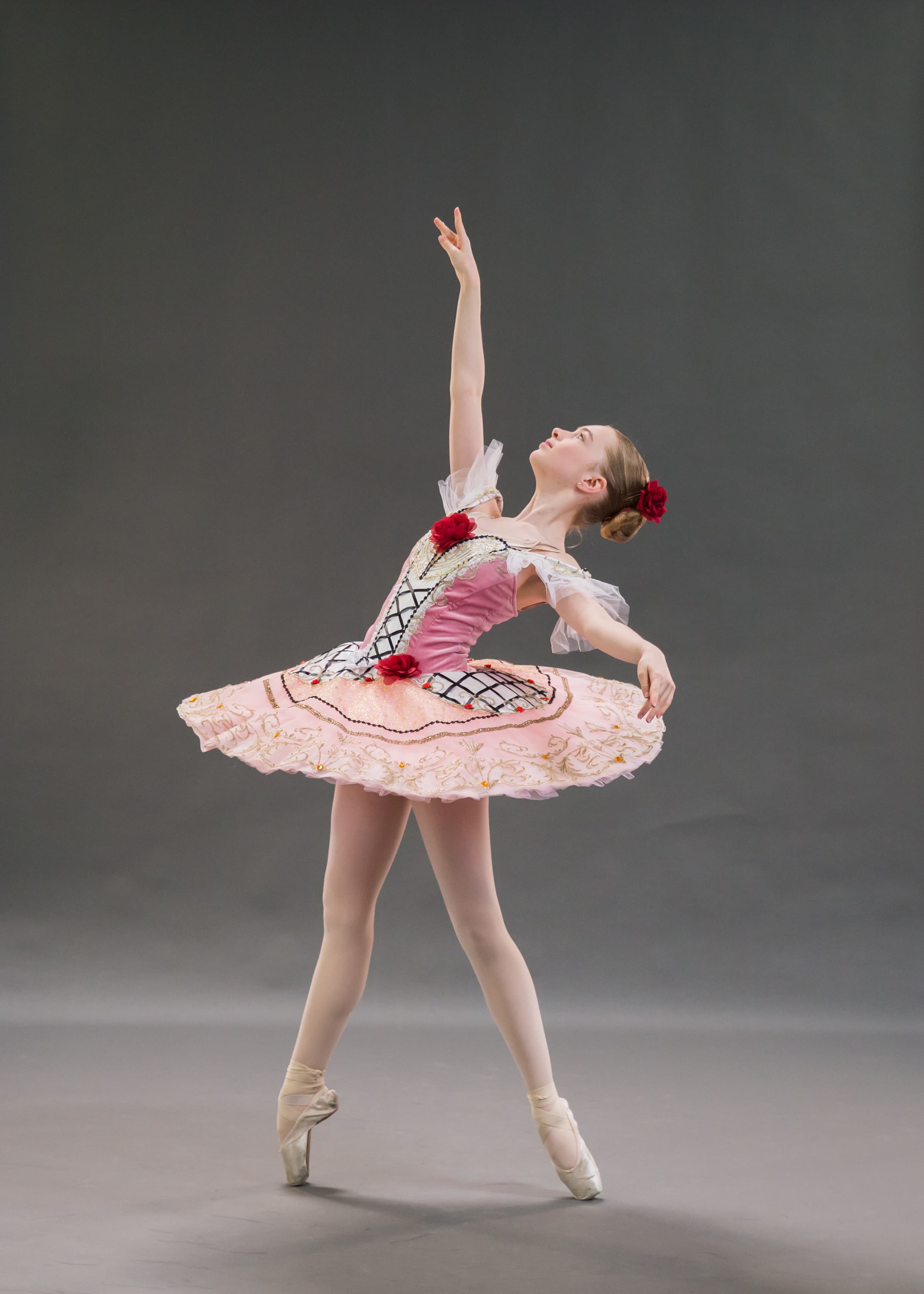 Advanced ballet students in pointe work